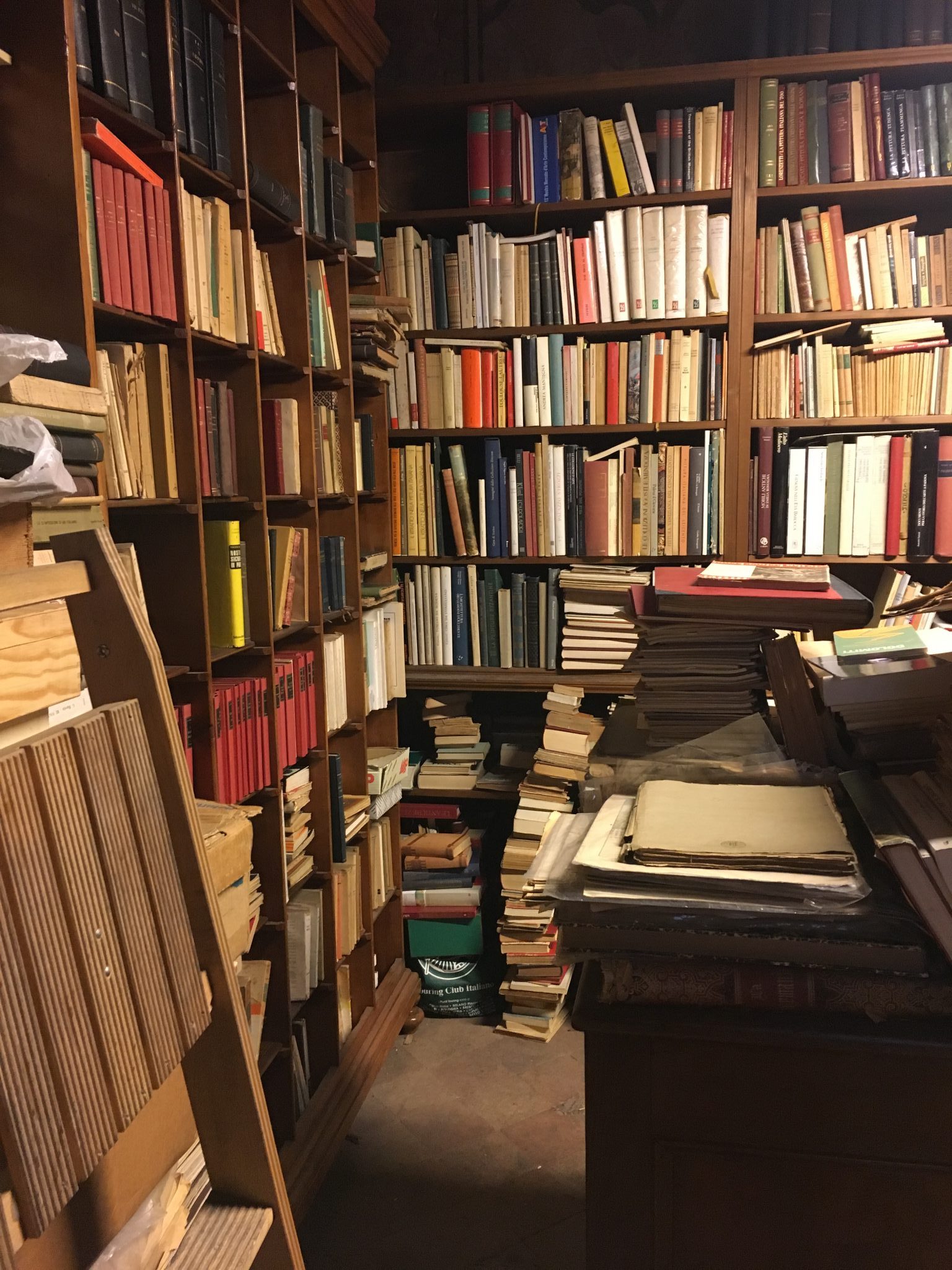 Tre librerie speciali a Padova, dove trascorrere al caldo un pomeriggio d'inverno: La libreria Antiquaria Stella, La libreria delle donne e Laformadellibro.