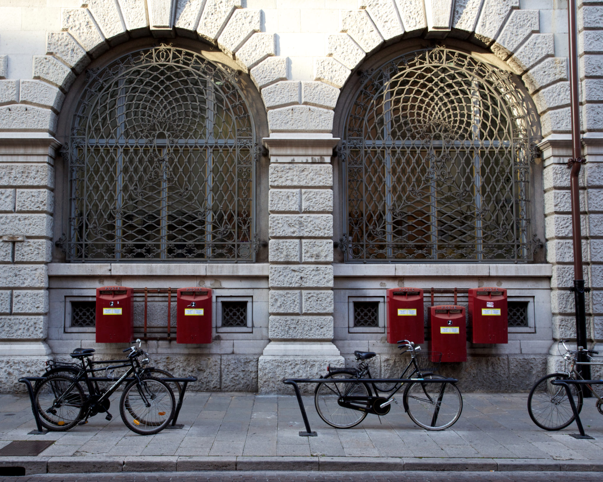 Librerie, piazze storiche e pasticcerie passate alla storia di Udine da un punto di vista speciale: la sella e le due ruote di una bici