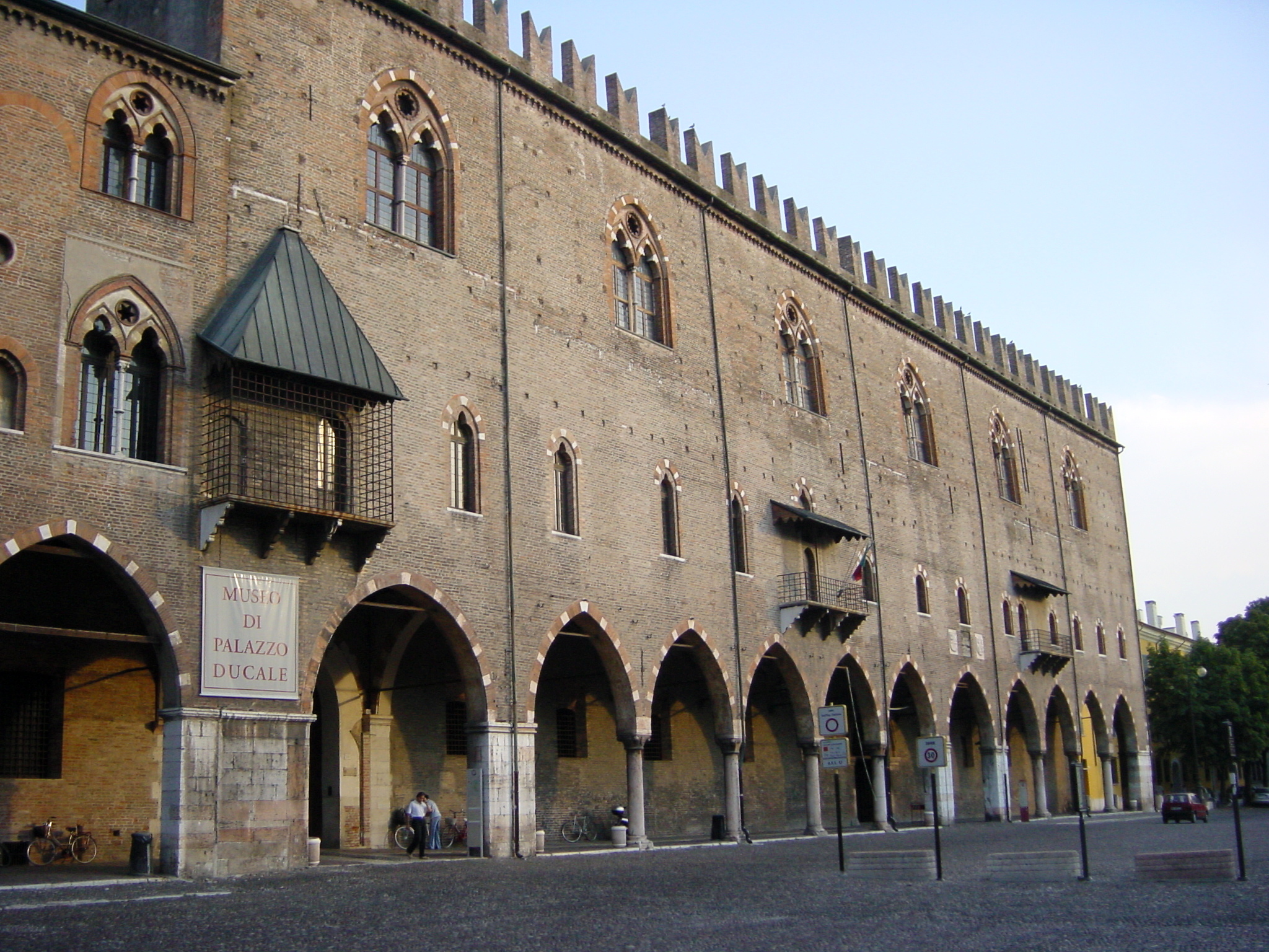 In un palazzo storico di Mantova nascono libri illustrati, mostre e visioni d’arte contemporanea. Qui ha sede la casa editrice-galleria Corraini 