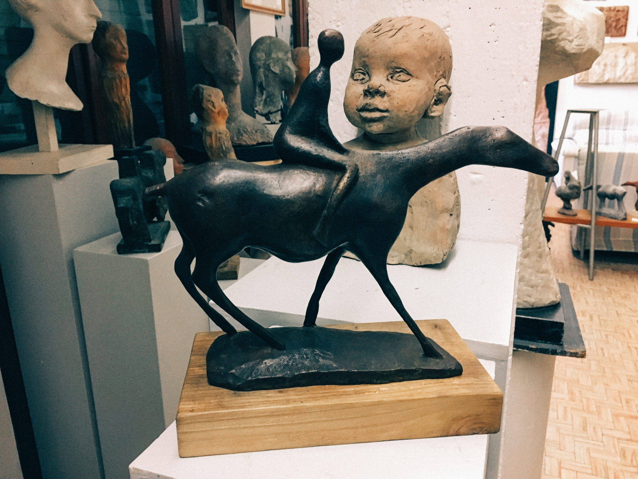 Il Museo Ugo Guidi, dove fra platani, pini e pioppi, nascevano sculture d'artista. Oggi la sua casa-atelier è un museo aperto a tutti
