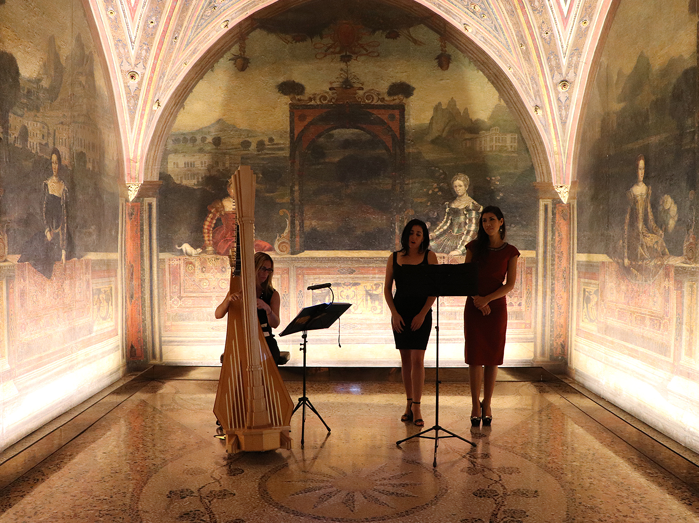 Ogni anno la Festa dell'Opera trasforma Brescia in una sala concerti: la tradizione operistica in luoghi non tradizionali. Il nostro racconto