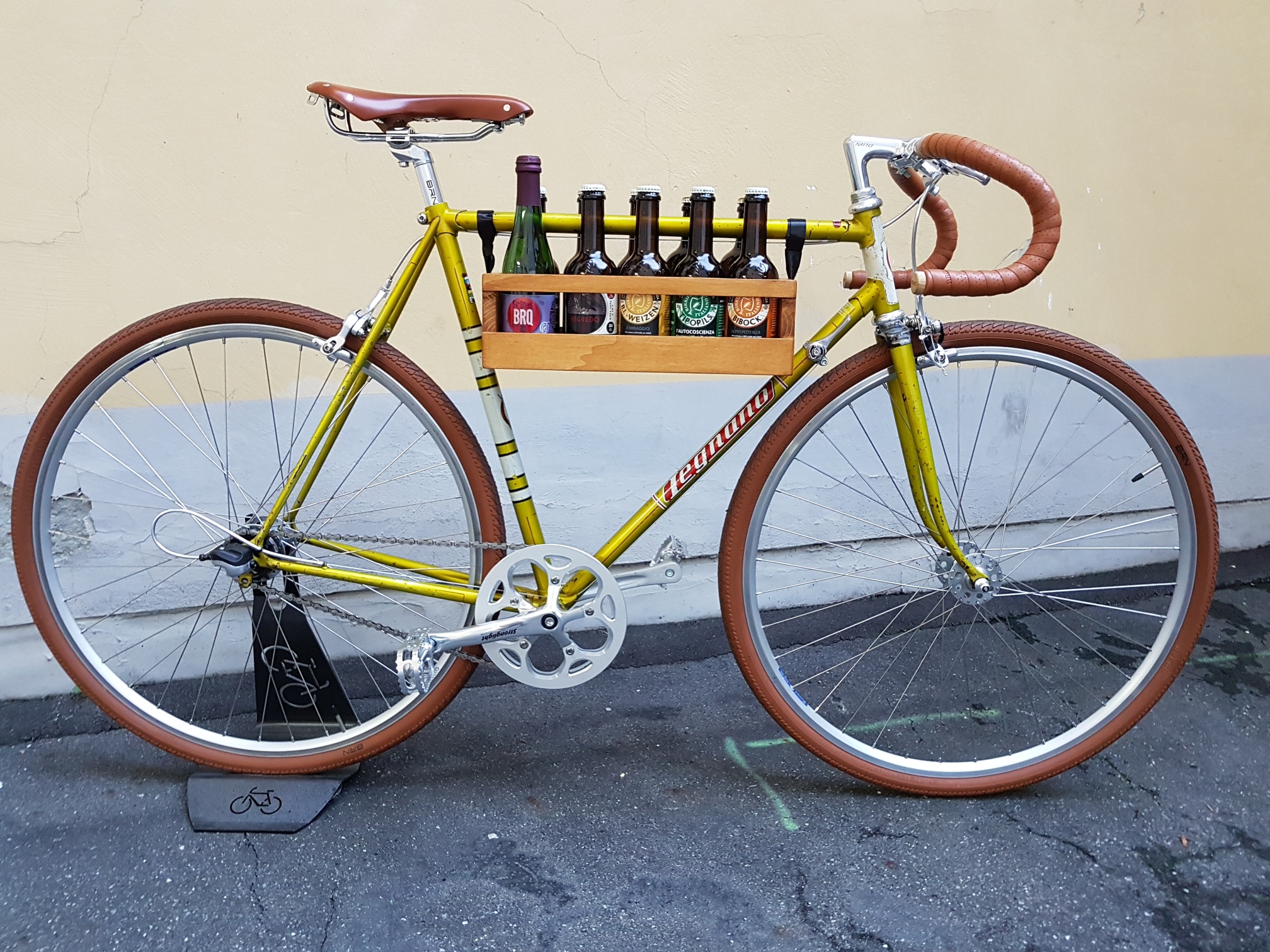 Si riparano biciclette, ci si ripara dall'inverno con tapas e birre artigianali. Bici&Birra a Torino unisce le passioni per il pedali e per il malto