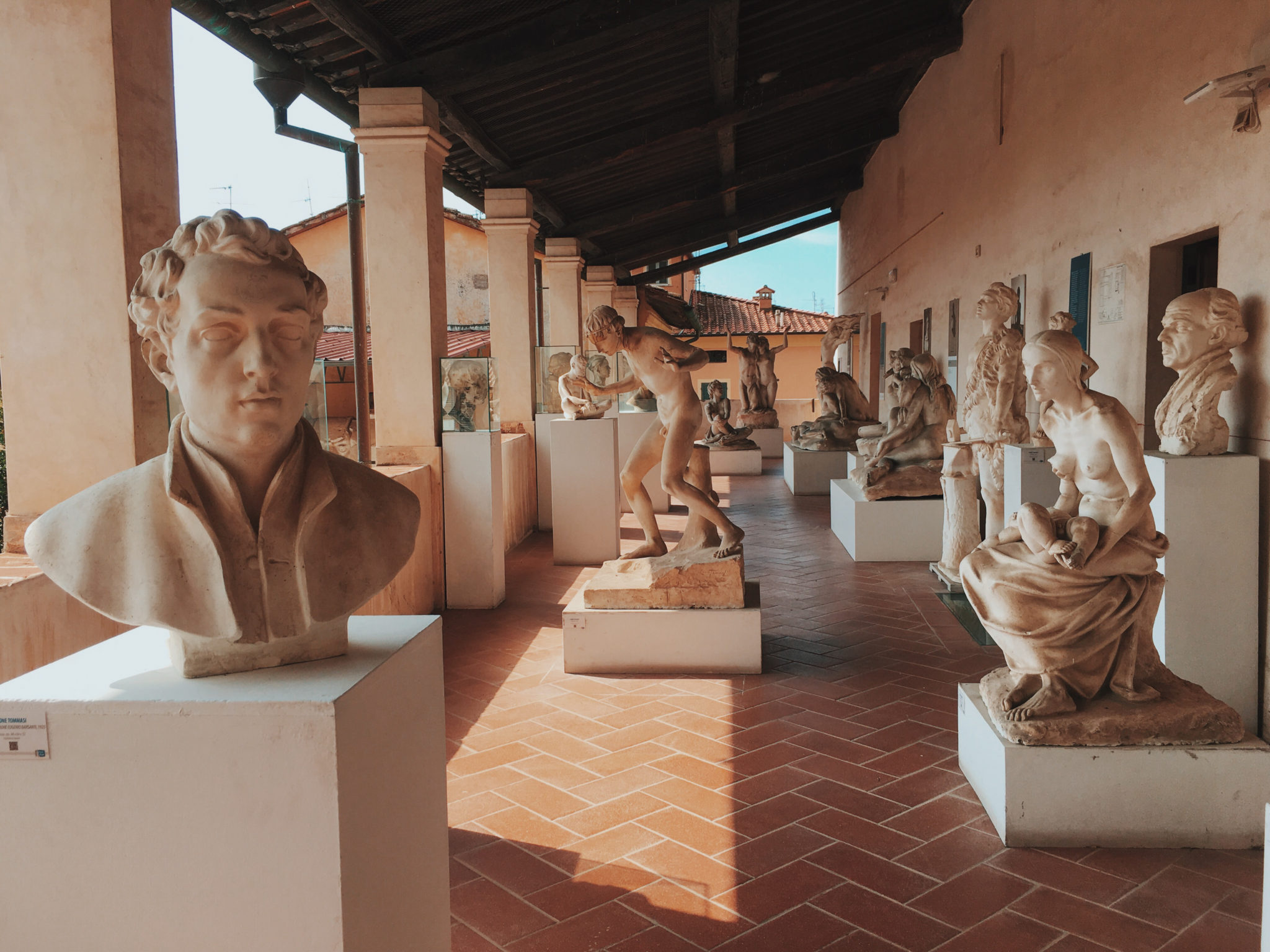 il Museo dei Bozzetti e il Parco Internazionale della Scultura Contemporanea fanno di Pietrasanta un luogo di arte: una piccola Atene, densa di storia