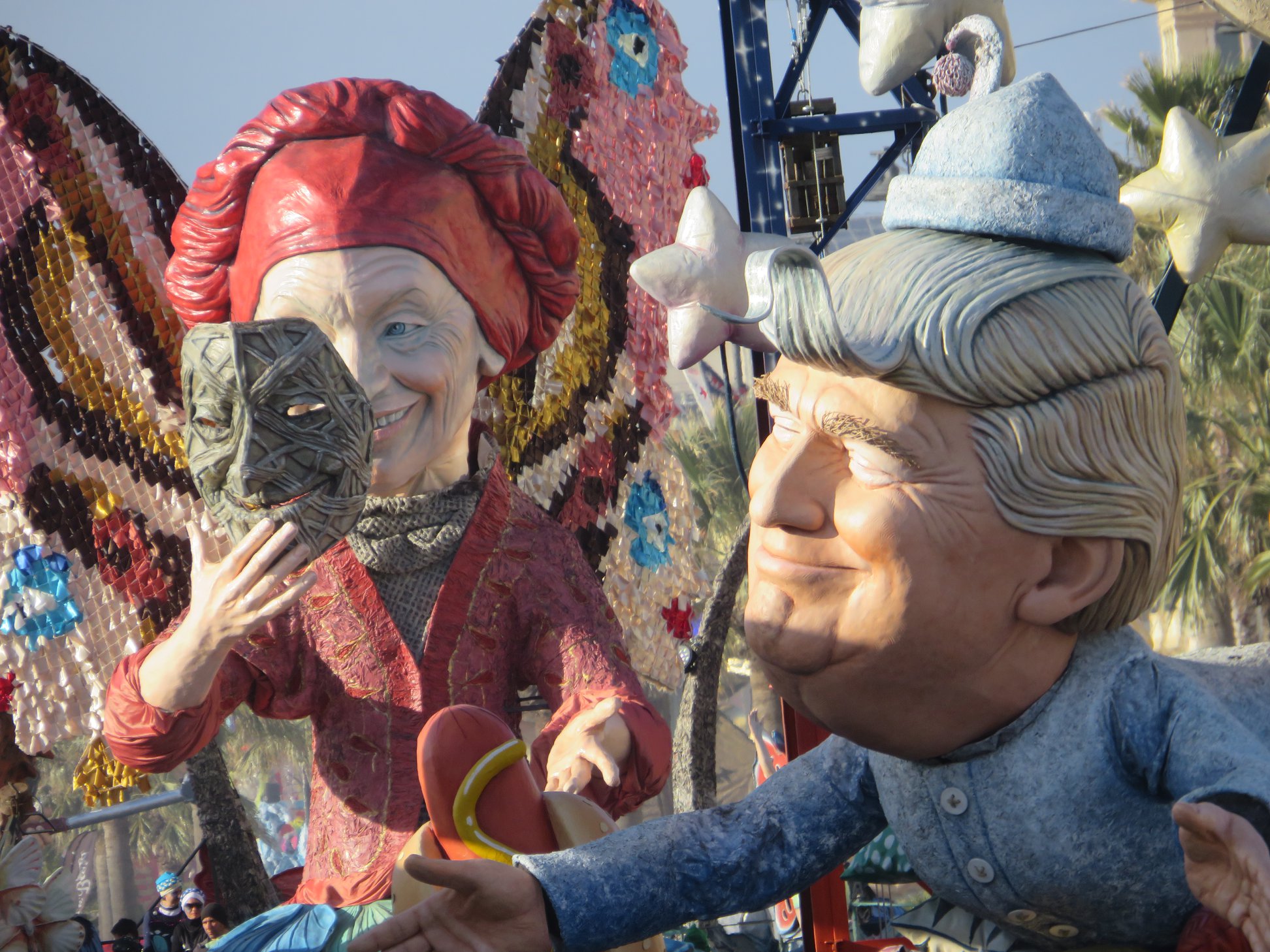 Chi c'è dietro le maschere del carnevale di Viareggio? Una galleria di ritratti e di racconti da uno dei carnevali più importanti d'Italia