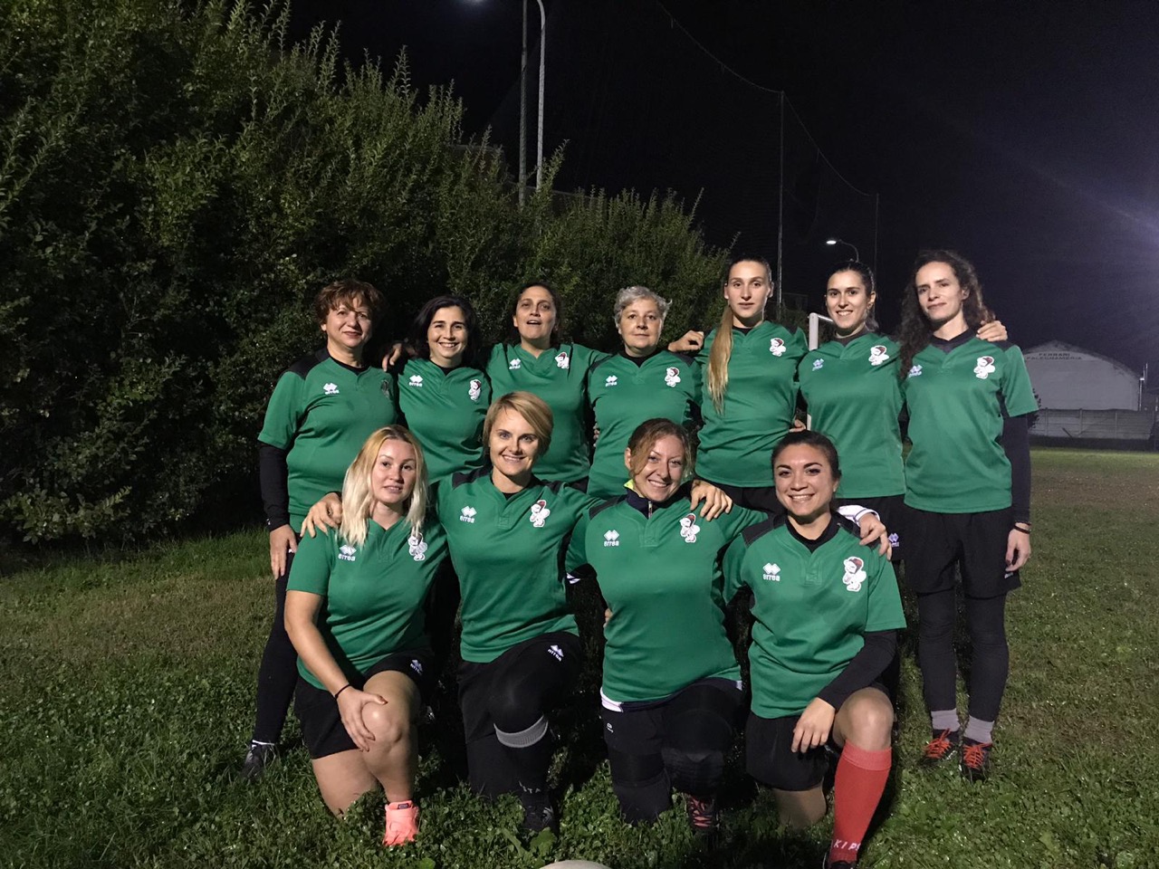 Dopo gli allenamenti, siamo stati a cena le Bonardas, la squadra di rugby femminile di Alessandria. Un terzo tempo a base di birra tra i locali della città