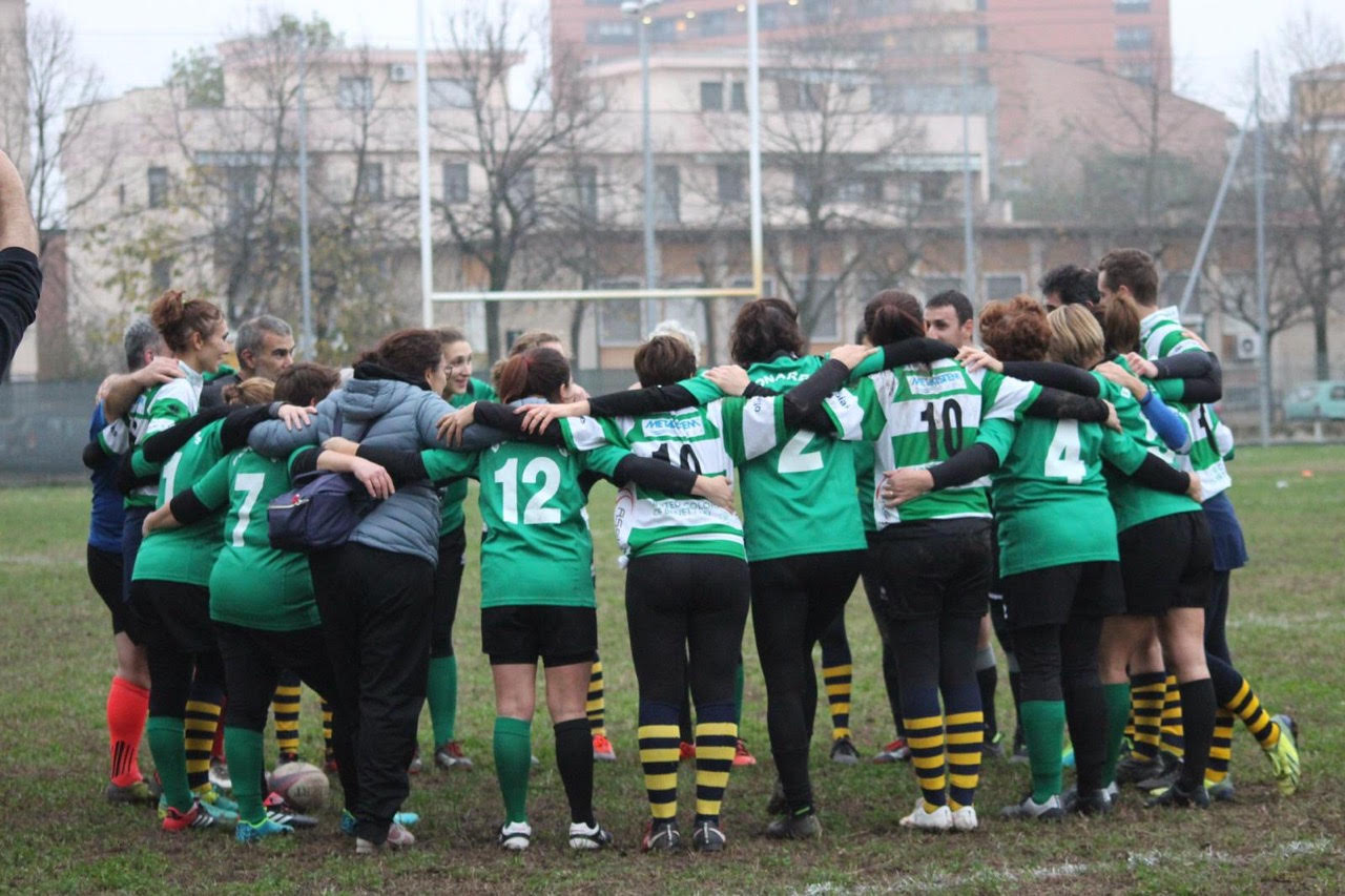 Dopo gli allenamenti, siamo stati a cena le Bonardas, la squadra di rugby femminile di Alessandria. Un terzo tempo a base di birra tra i locali della città